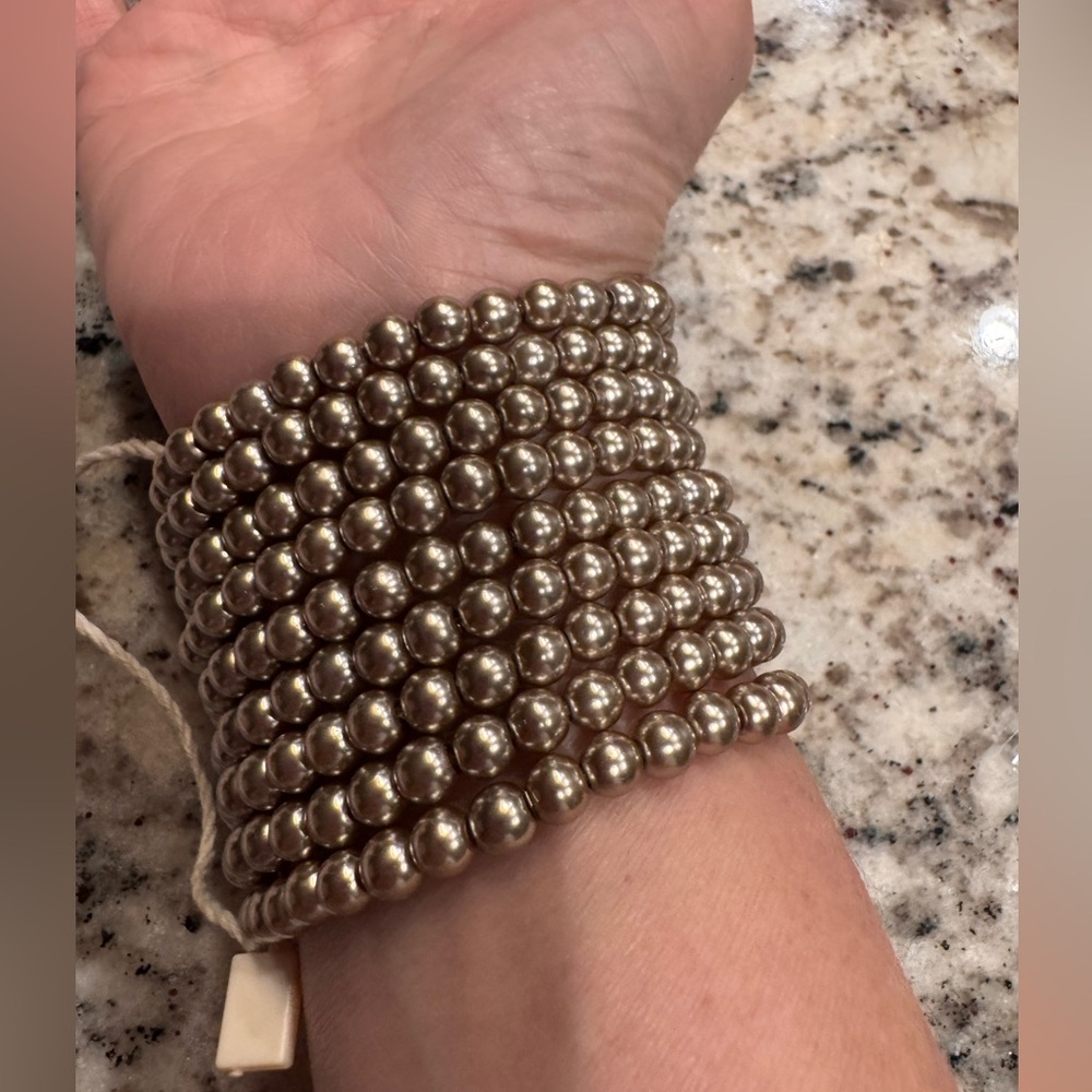 Lustrous Multi-Strand Pearl Bracelet - Picture 2 of 2